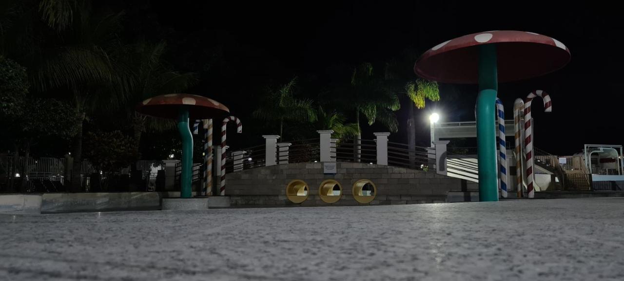THERMAS LACQUA DIROMA COM PISCINA De ONDAS GRATIS 24horas Caldas Novas Buitenkant foto